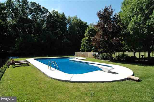 621 Beinhower Road Etters, PA 17319 - Photo 4 of 21 Gallery Image 4