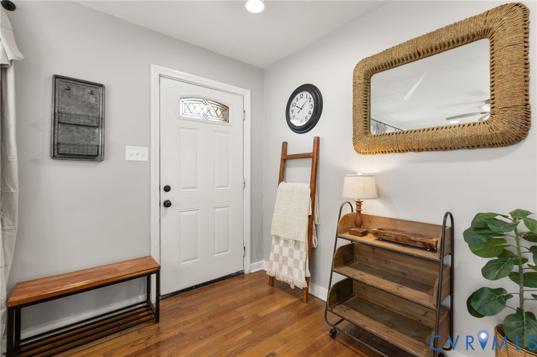 302 Hummingbird Road Richmond, VA 23227 - Photo 4 of 36