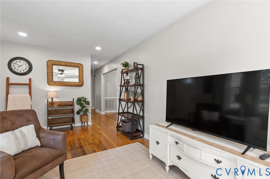 302 Hummingbird Road Richmond, VA 23227 - Photo 9 of 36