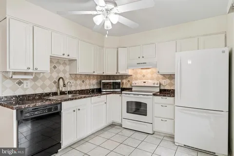 $3,200 | 18617 Chickadee Lane, Gaithersburg, MD 20879