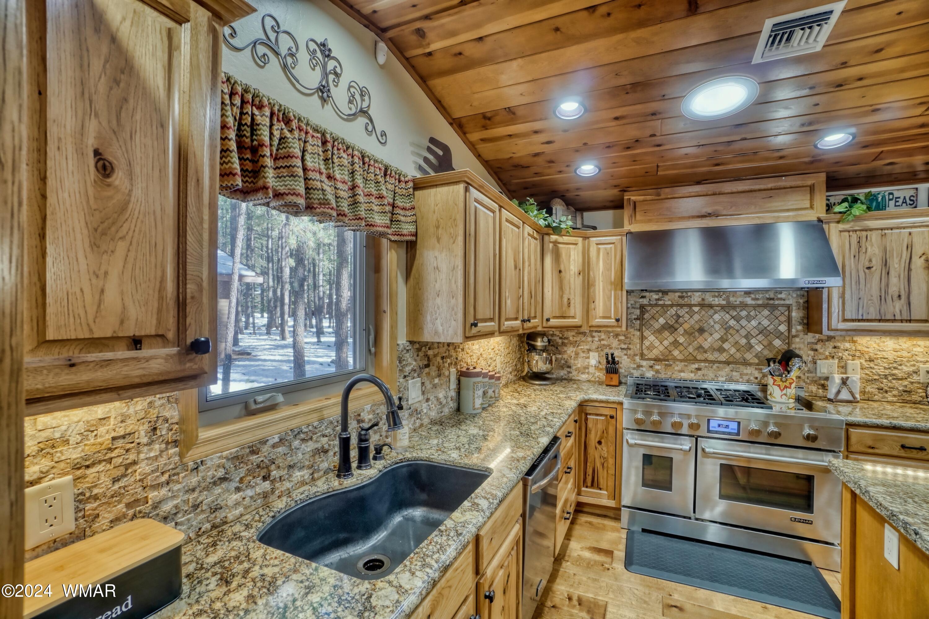 7562 Geronimo Road Pinetop, AZ 85935 - Photo 9 of 53 Gallery Image 9