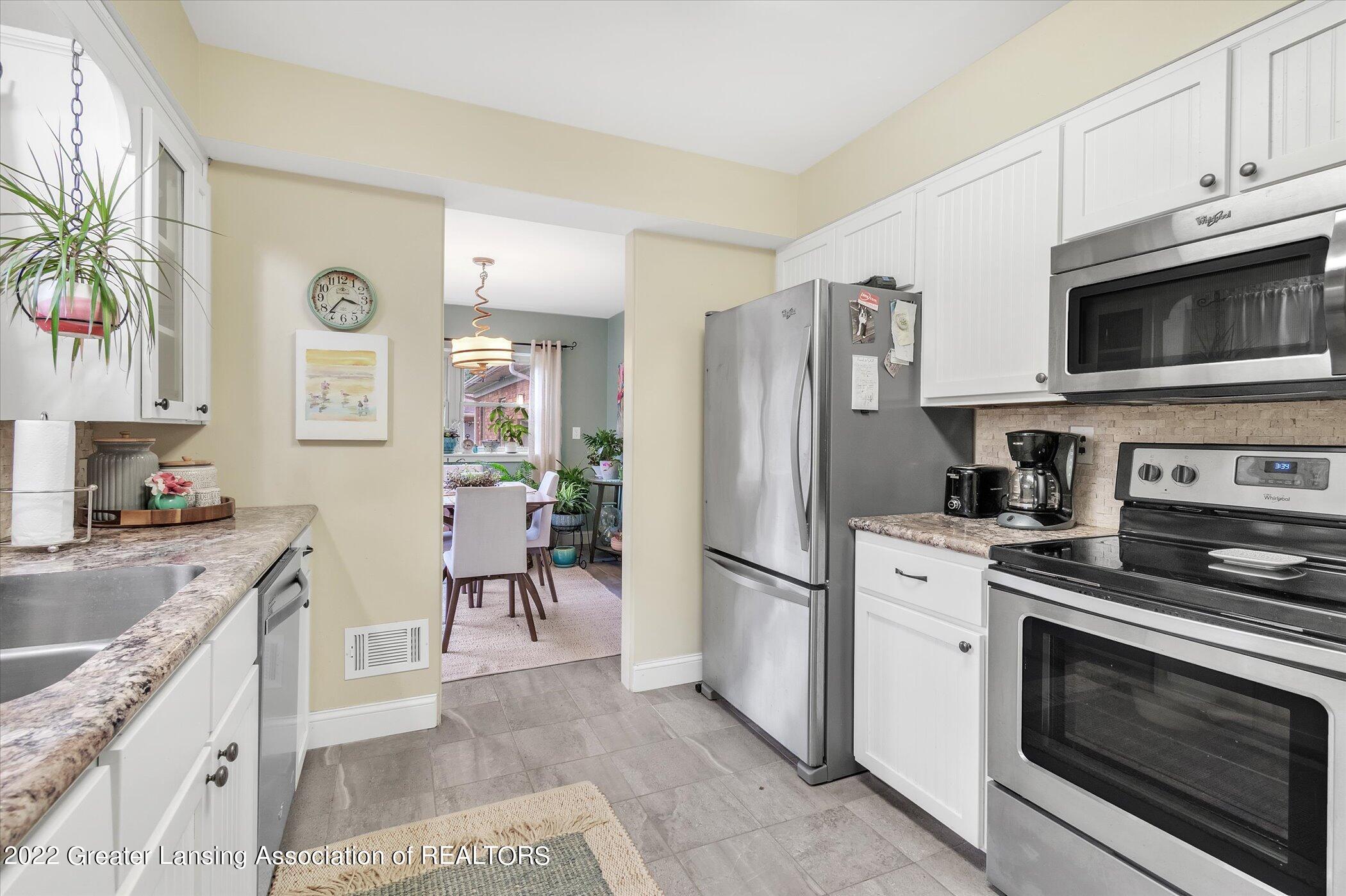 1016 Boichot Road Lansing, MI 48906 - Photo 16 of 47 Kitchen