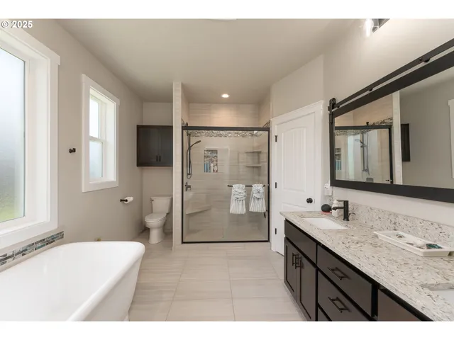 $714,900 | 1062 Southridge Way, Roseburg, OR 97470