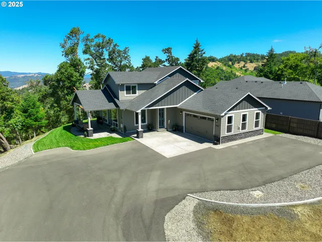 $714,900 | 1062 Southridge Way, Roseburg, OR 97470