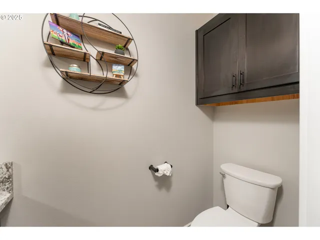 $714,900 | 1062 Southridge Way, Roseburg, OR 97470