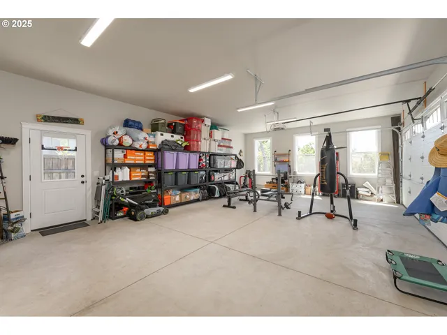 $714,900 | 1062 Southridge Way, Roseburg, OR 97470