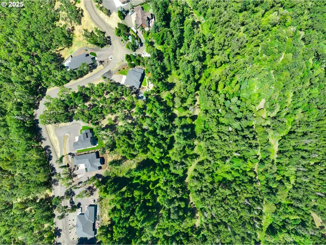 $714,900 | 1062 Southridge Way, Roseburg, OR 97470