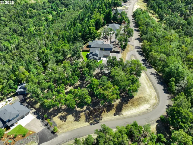 $714,900 | 1062 Southridge Way, Roseburg, OR 97470