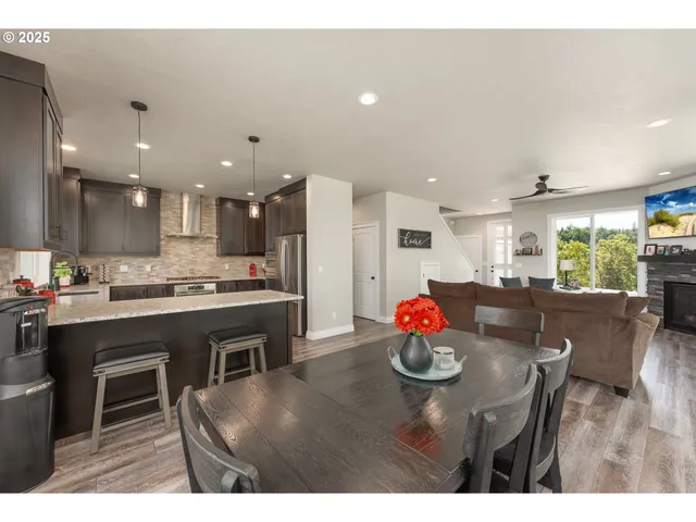 $714,900 | 1062 Southridge Way, Roseburg, OR 97470