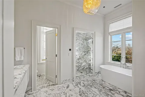 $9,950,000 | 106 Premium Point, New Rochelle, NY 10801