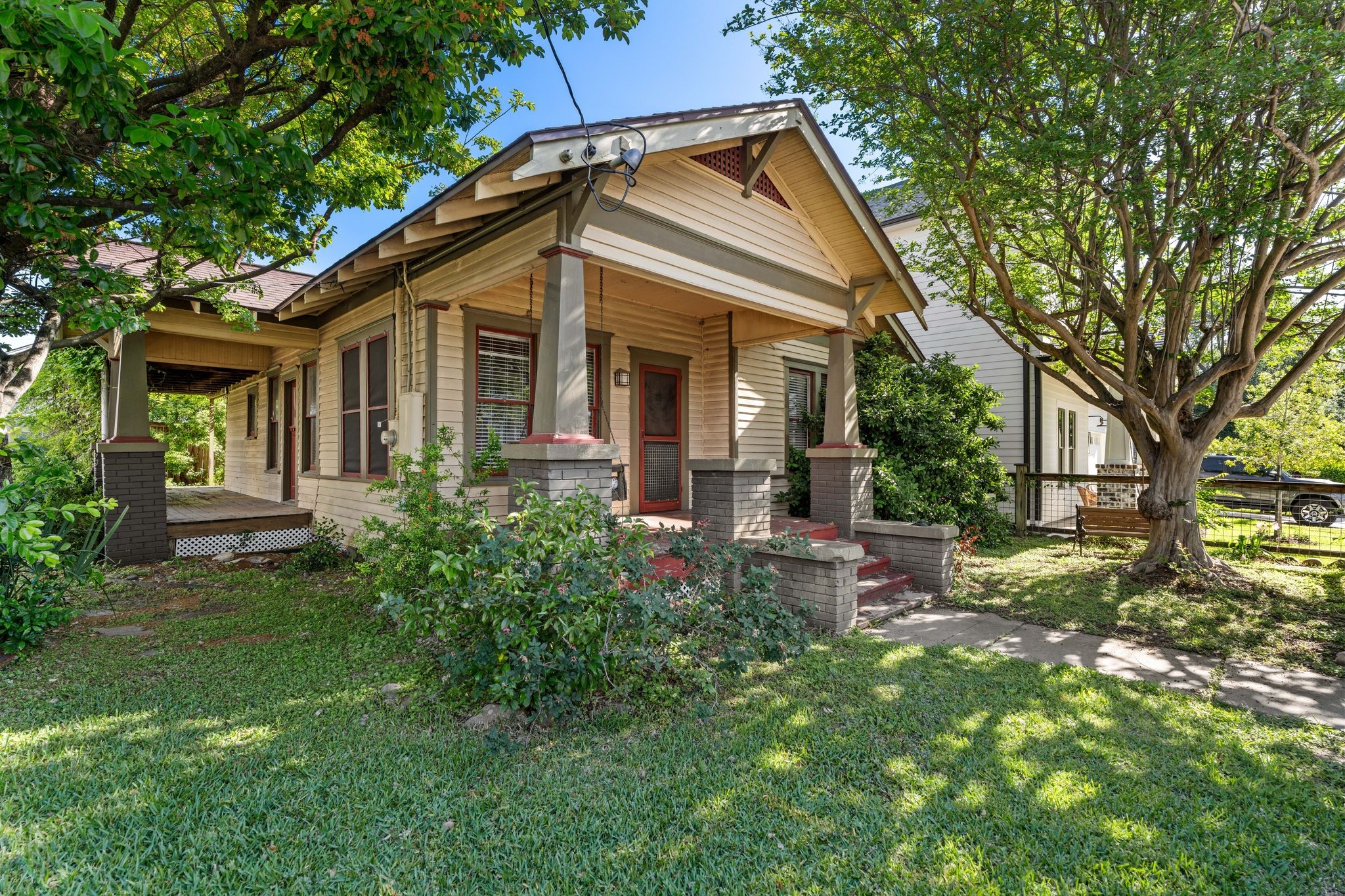 217 Teetshorn Street Houston, TX 77009 - Photo 5 of 21 a view of a house with a yard