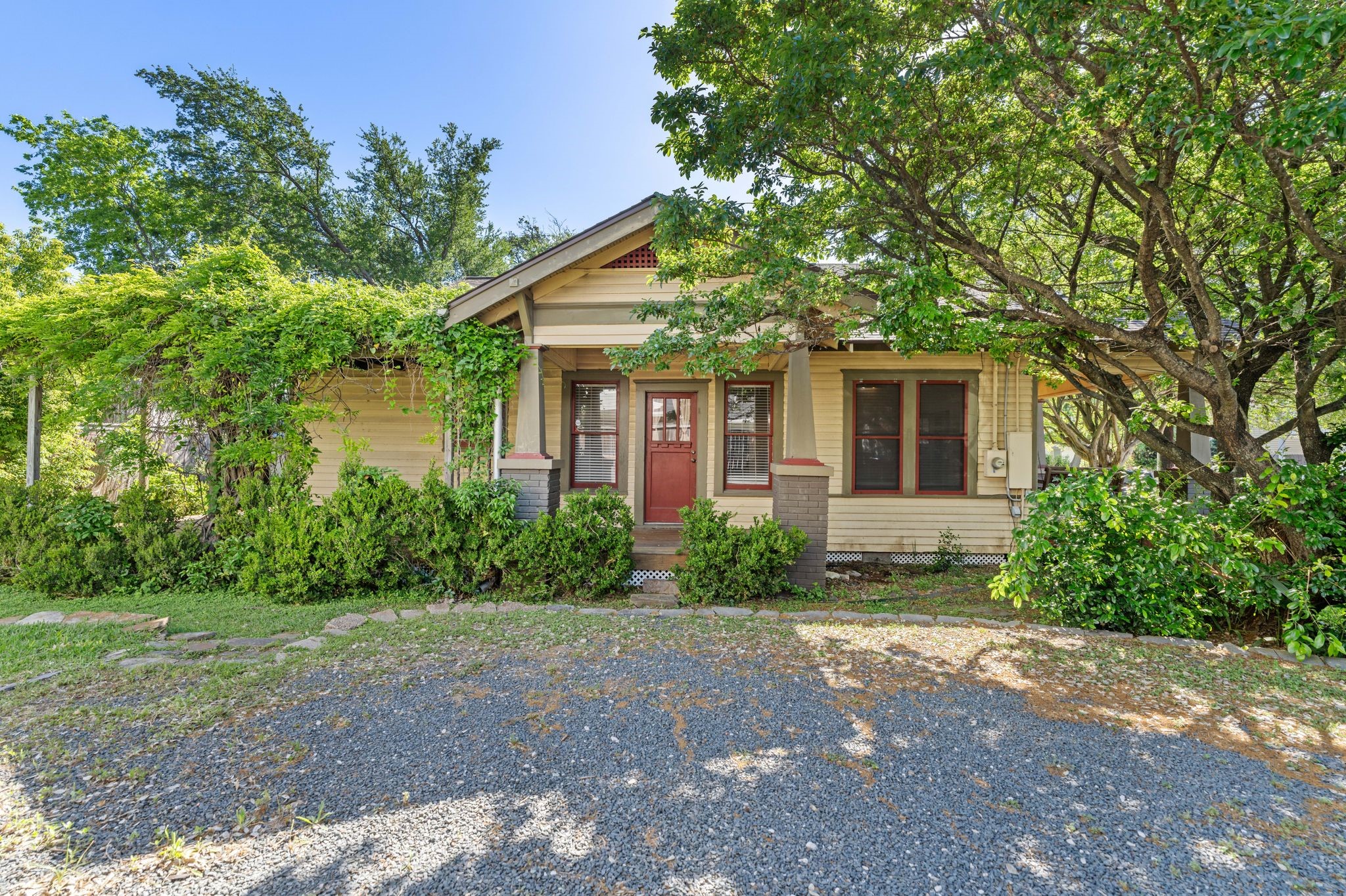 217 Teetshorn Street Houston, TX 77009 - Photo 6 of 21 a front view of a house with garden