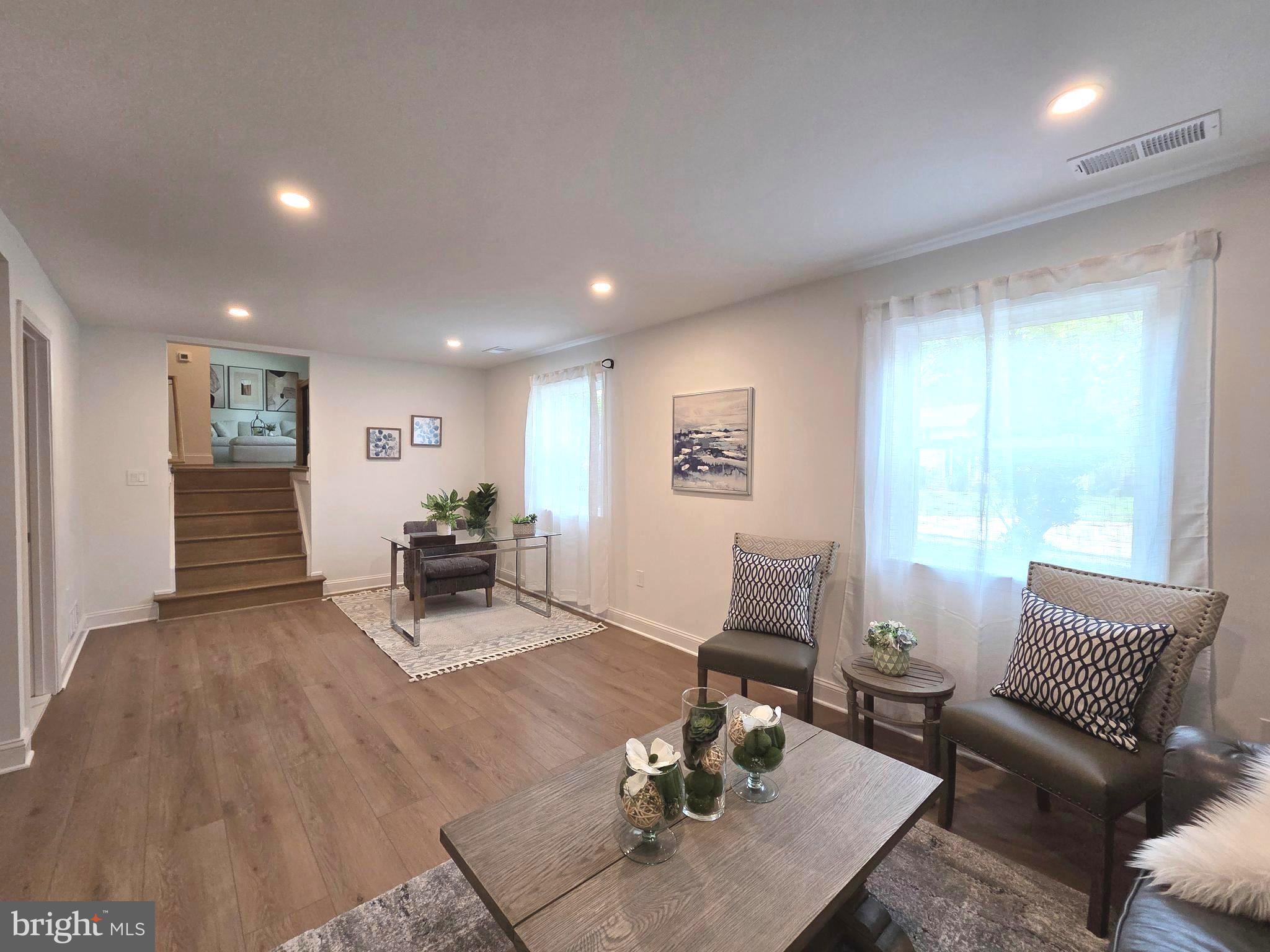 909 Farmstead Road Cockeysville, MD 21030 - Photo 4 of 28