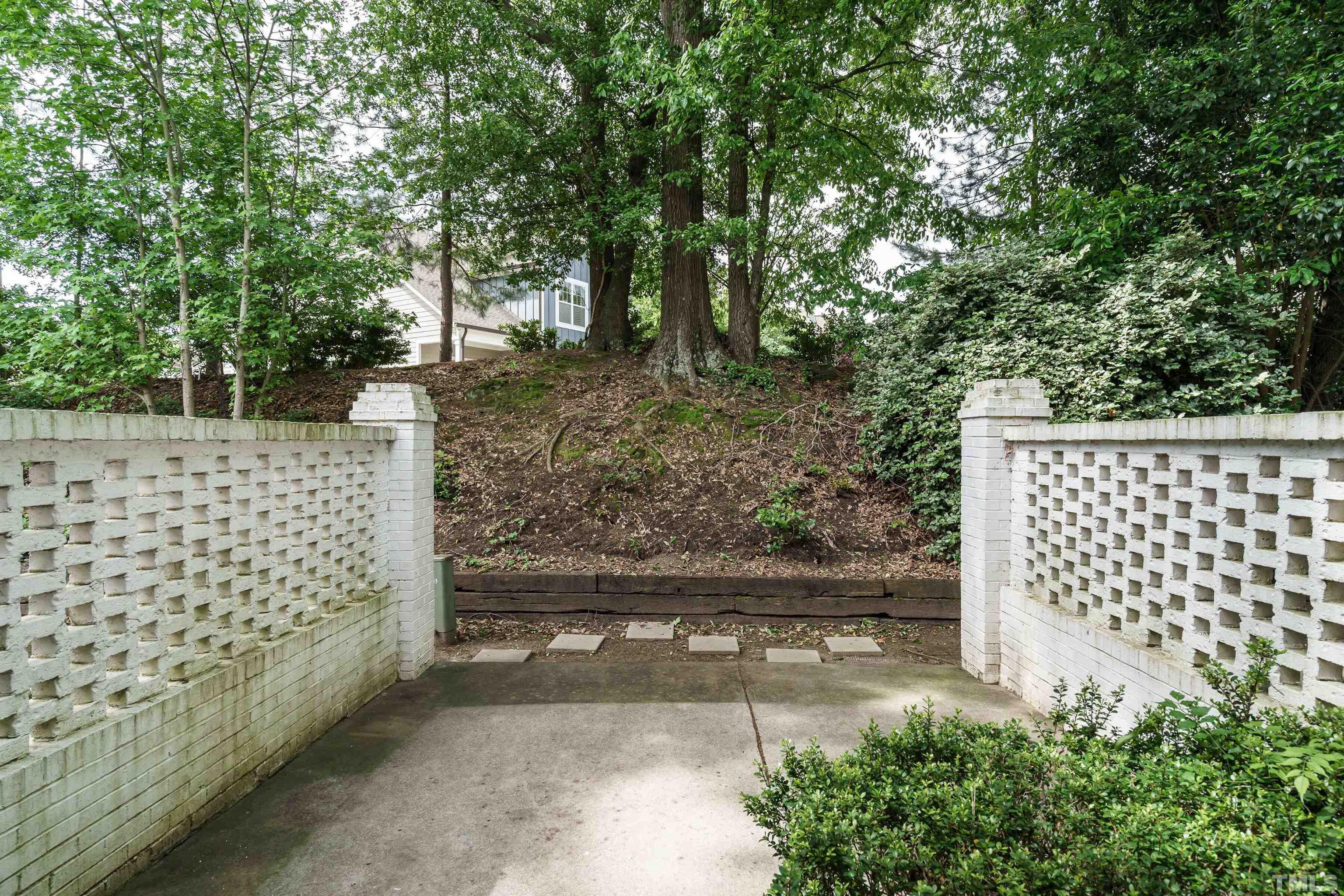 2502 Noble Road Raleigh, NC 27608 - Photo 17 of 19