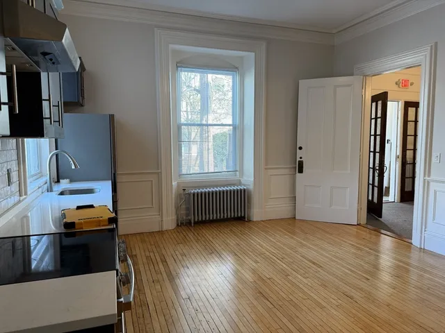 $2,100 | 73 Elm Road, Unit 4, Newton, MA 02460