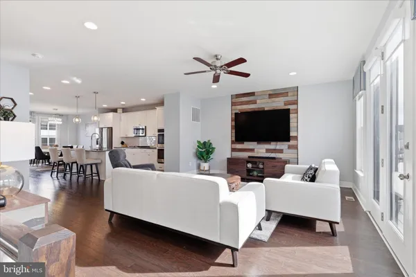 $829,990 | 25429 Hartland Orchard Terrace, Chantilly, VA 20152