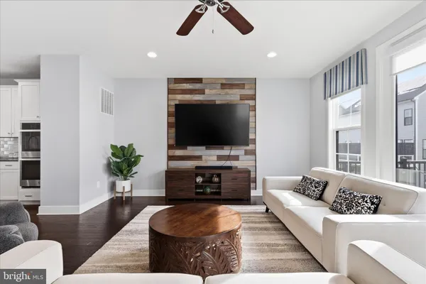 $829,990 | 25429 Hartland Orchard Terrace, Chantilly, VA 20152