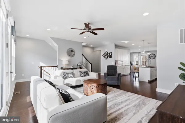 $829,990 | 25429 Hartland Orchard Terrace, Chantilly, VA 20152