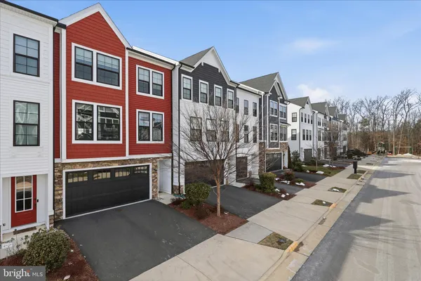 $829,990 | 25429 Hartland Orchard Terrace, Chantilly, VA 20152