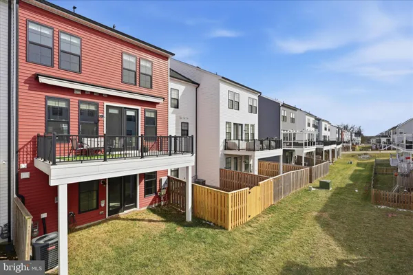 $829,990 | 25429 Hartland Orchard Terrace, Chantilly, VA 20152