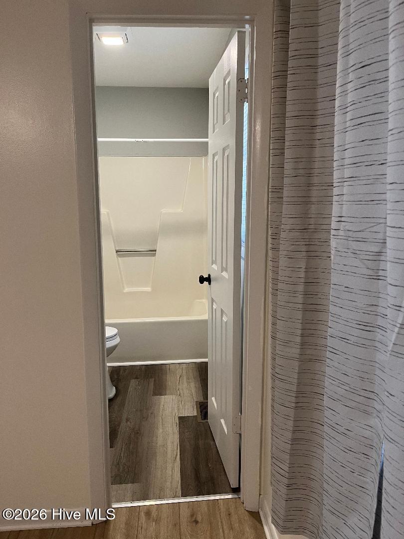 2004 Cedar Point Circle Elizabeth City, NC 27909 - Photo 17 of 19 Primary bath