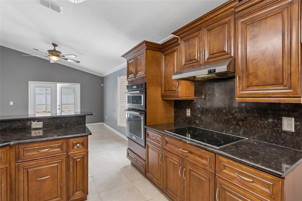 1008 Old Barn Road Orlando, FL 32825 - Photo 9 of 41