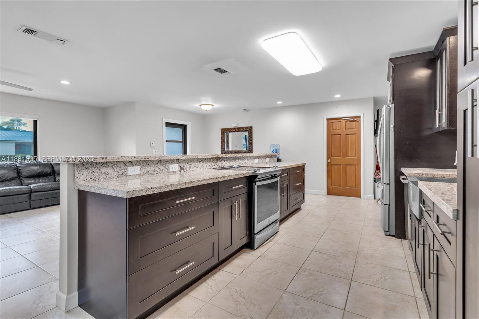 407 Northwest 18th Street Homestead, FL 33030 - Photo 14 of 44