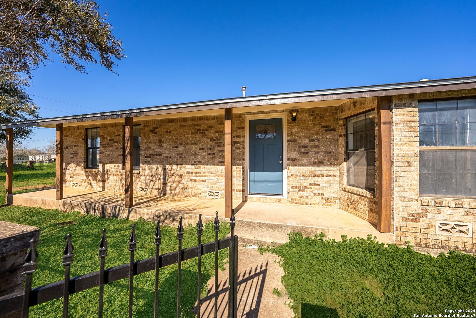 1005 East Westmeyer St