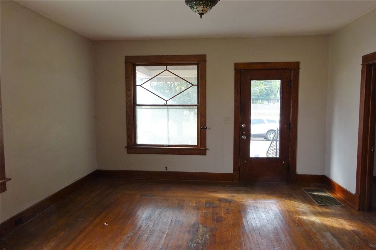 118 West 10th Street Rochester, IN 46975 - Photo 5 of 30