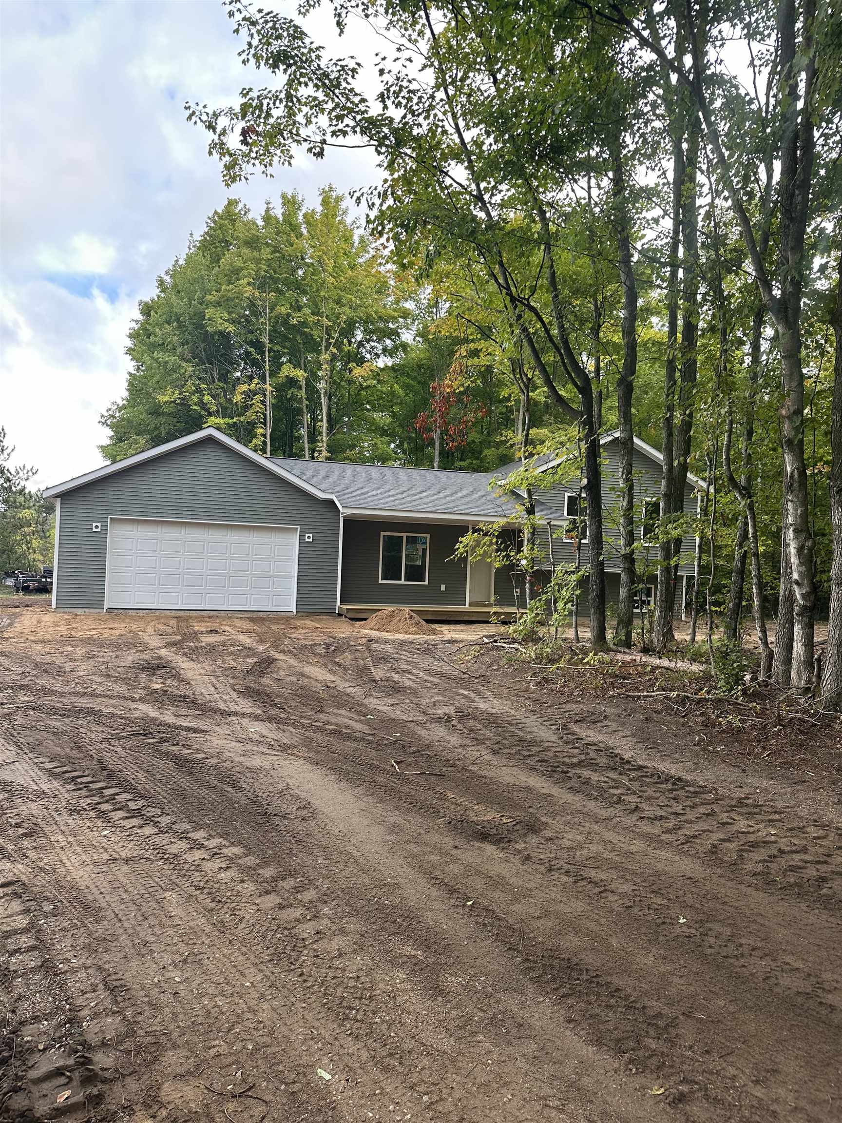 17776 Fewins Road Interlochen, MI 49643 - Photo 2 of 16 1950905-c3efc066-52da-4e02-917e-79c5e45f9180.JPG