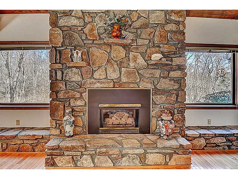 6 Chin Hill Road Westerly, RI 02891 - Photo 14 of 25 Den/Family/Great Room.