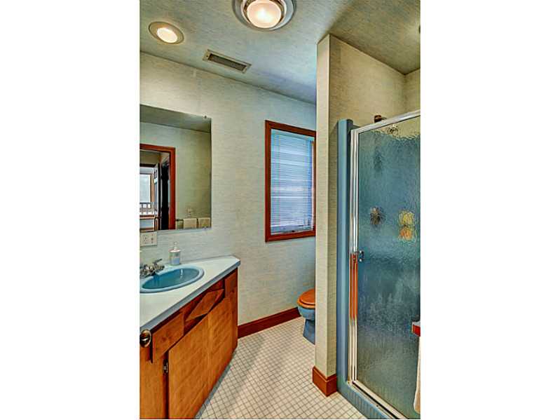 6 Chin Hill Road Westerly, RI 02891 - Photo 18 of 25 Master Bath/Spa.