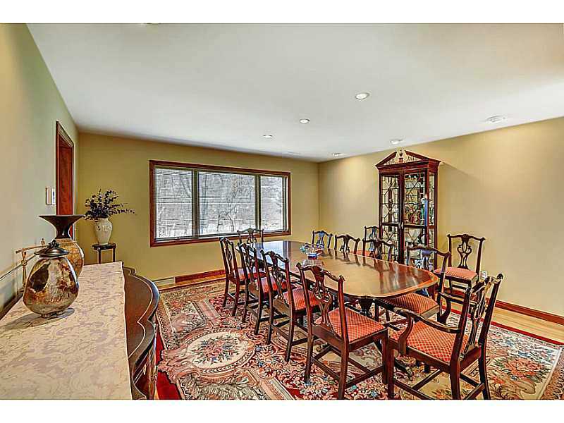 6 Chin Hill Road Westerly, RI 02891 - Photo 10 of 25 Dining Room.