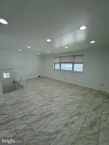 $2,000 | 2327 Hoffnagle Street, Unit 2, Philadelphia, PA 19152