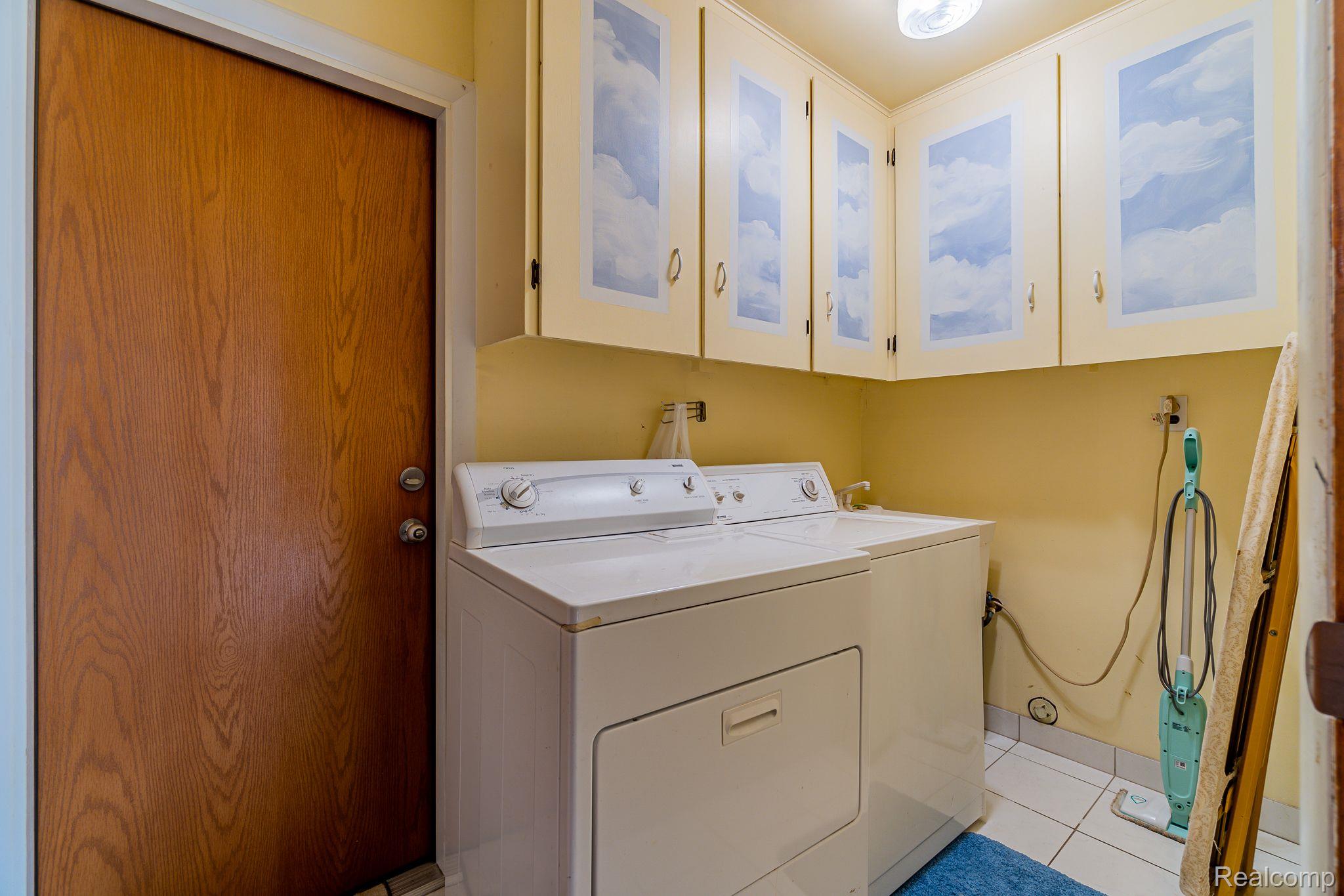 28012 Ridgebrook Road Farmington, MI 48334 - Photo 19 of 43 Gallery Image 19