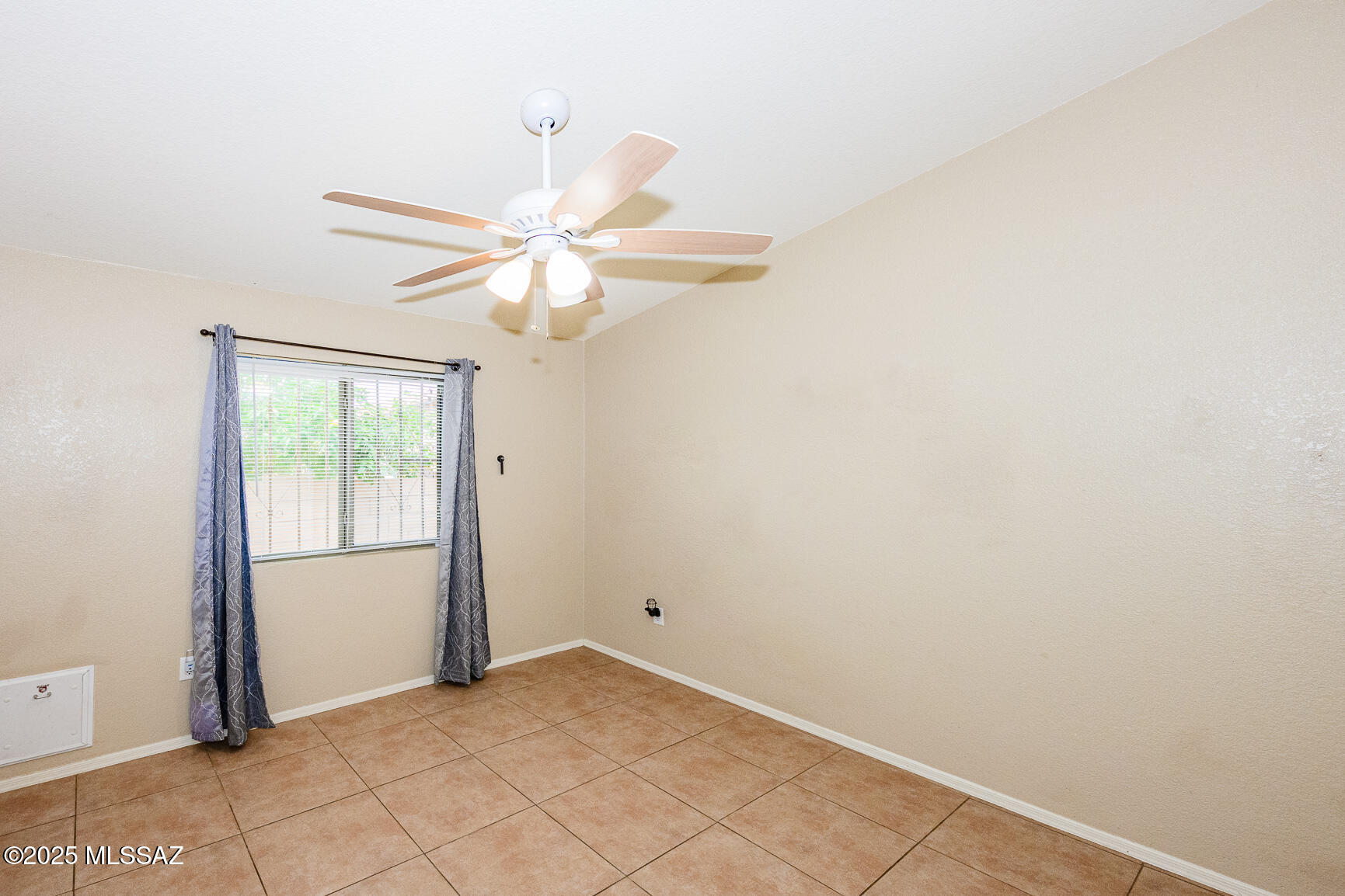 2300 West Golden Hills Road Tucson, AZ 85745 - Photo 34 of 47