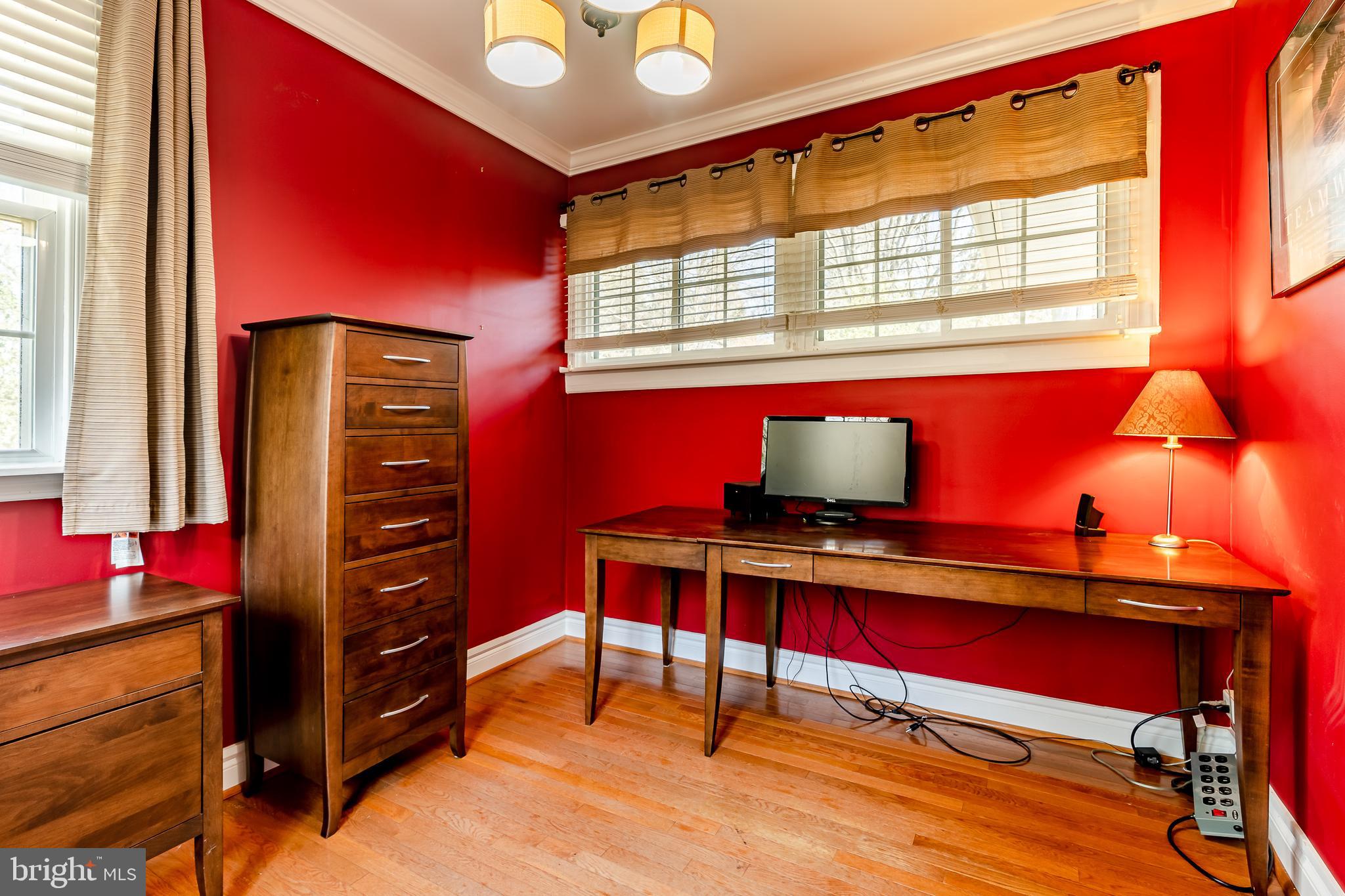 411 Linville Road Media, PA 19063 - Photo 11 of 33 Breakfast room/office showing hardwood floors