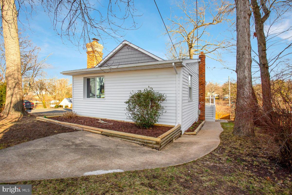 777 Powhatan Beach Road Pasadena, MD 21122 - Photo 66 of 67 Landscaped for you!