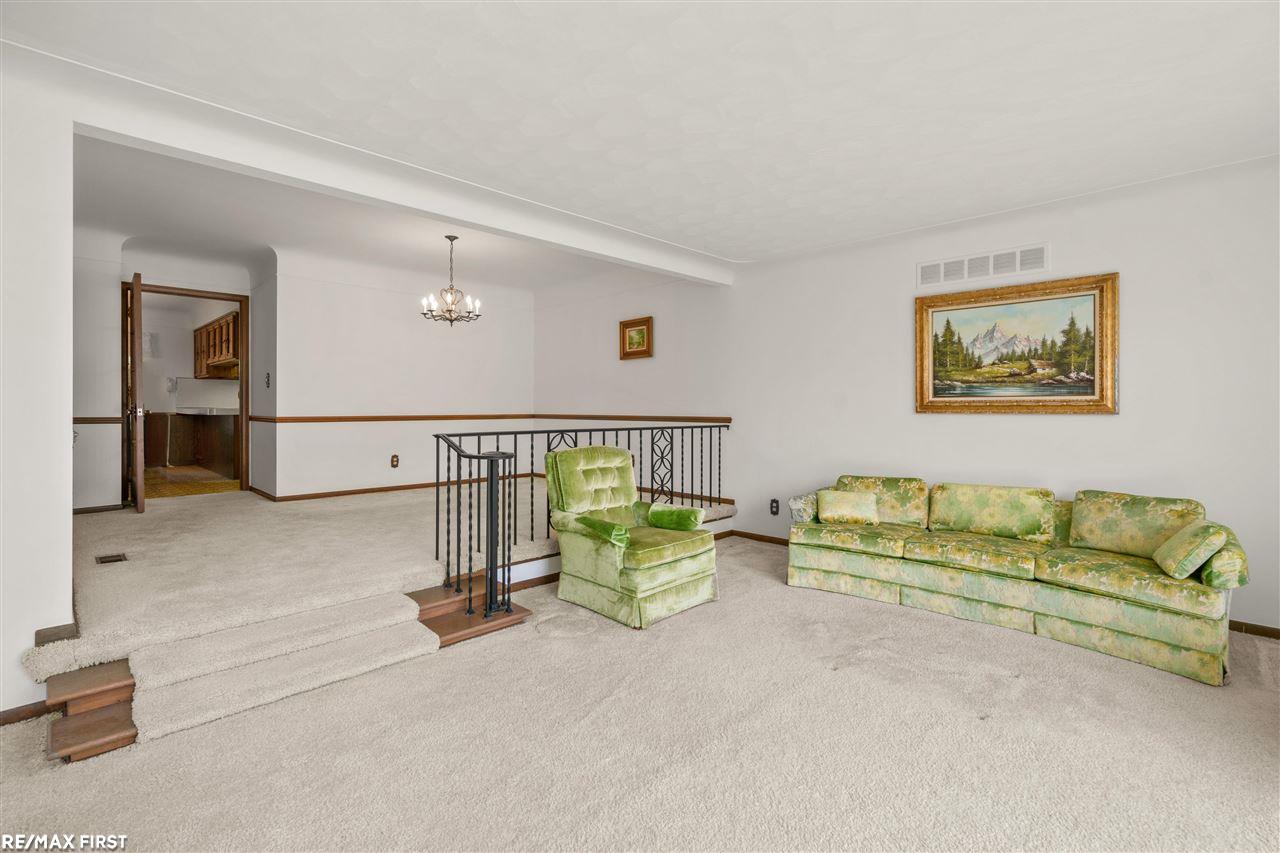 2098 Chalet Drive Rochester, MI 48309 - Photo 6 of 36 50043240-5.JPG