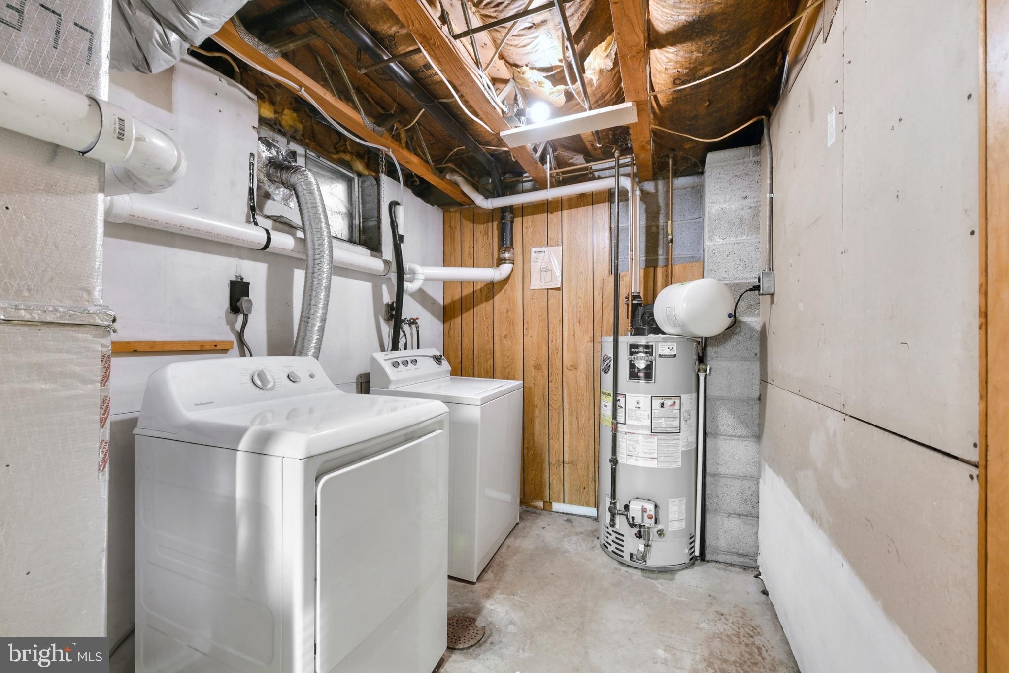 19 Reed Street Mohnton, PA 19540 - Photo 16 of 18 a utility room with dryer and washer