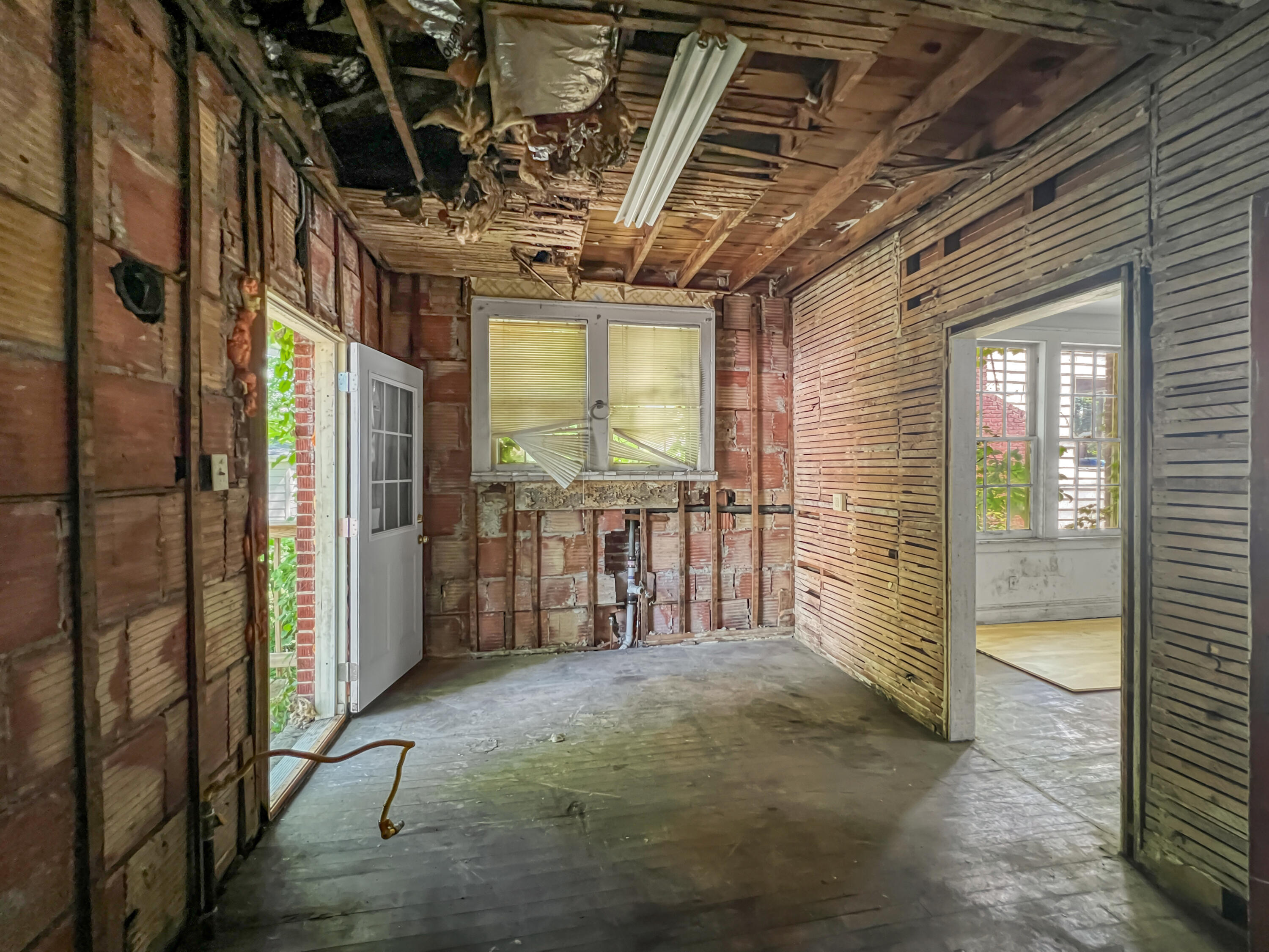 4442 Adams Street Gary, IN 46408 - Photo 5 of 13 3000x2250
