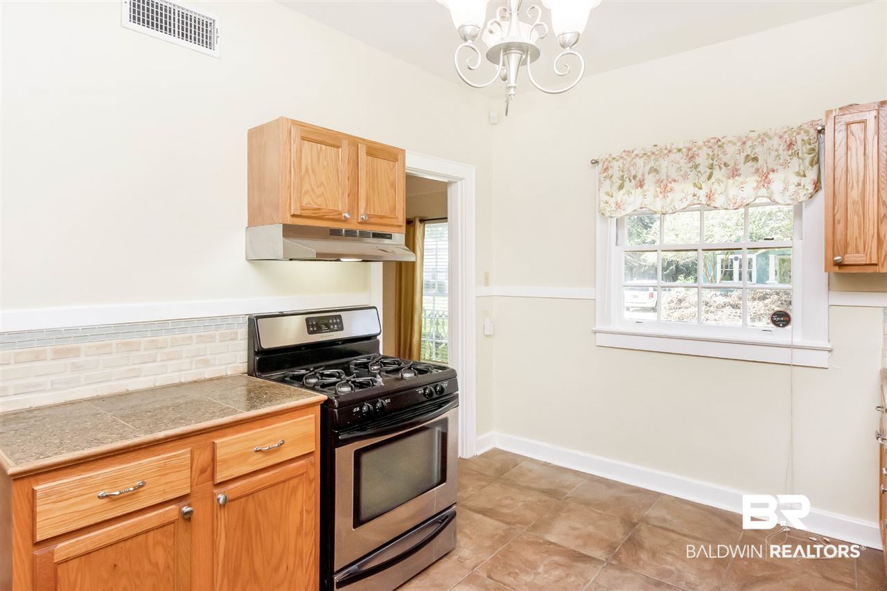 120 Margaret Street Mobile, AL 36607 - Photo 14 of 38