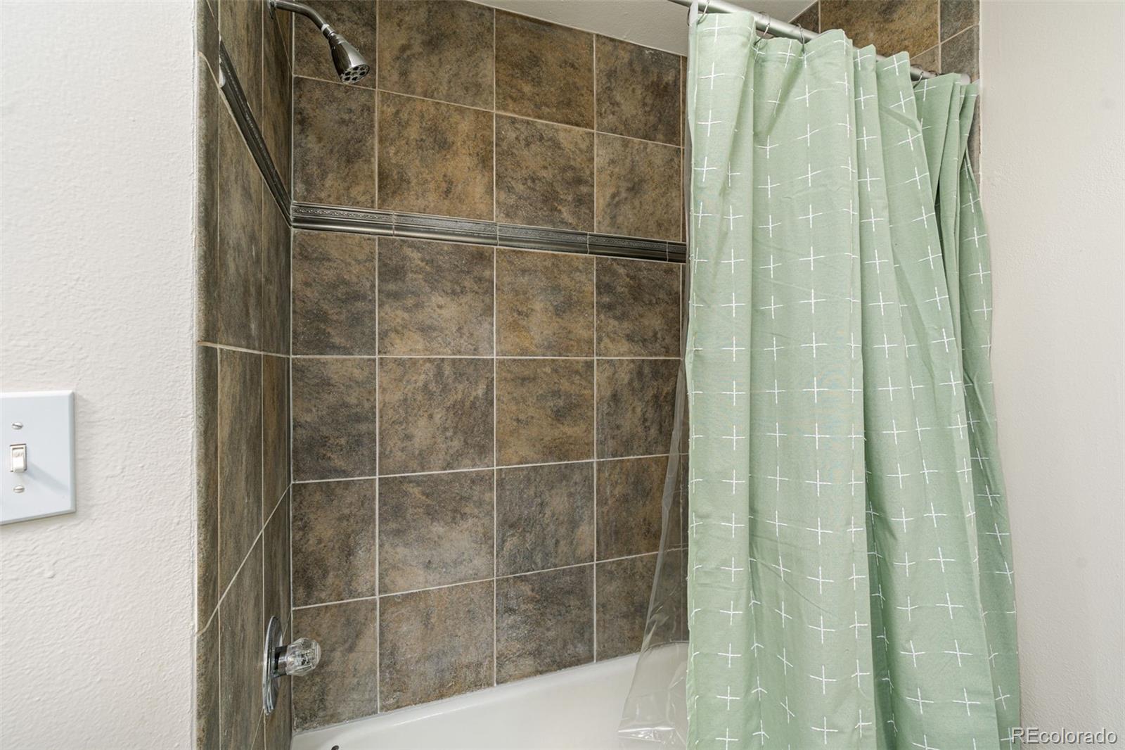 319 Camino Bosque Boulder, CO 80302 - Photo 25 of 44 a bathroom with a shower