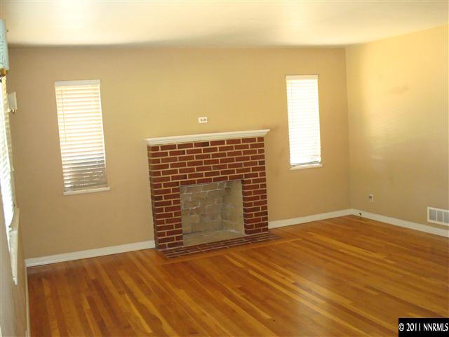 995 Wilkinson Avenue Reno, NV 89502 - Photo 6 of 12 a view of an empty room with a window