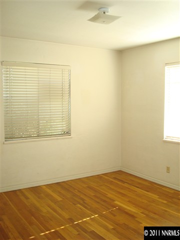 995 Wilkinson Avenue Reno, NV 89502 - Photo 8 of 12 an empty room with a window