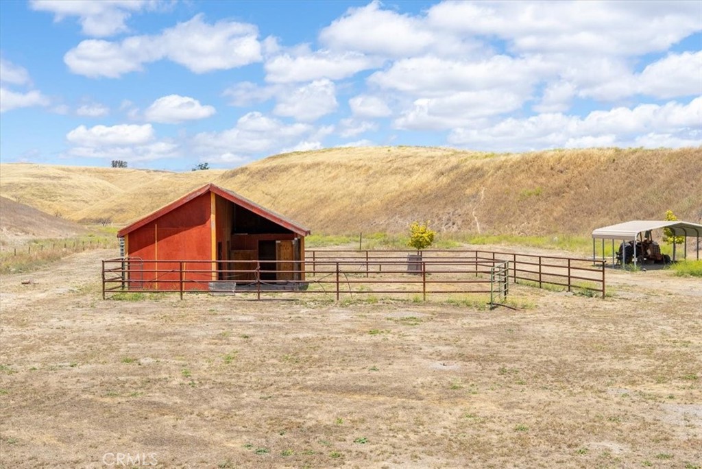 76846 Ranchita Canyon Road San Miguel, CA 93451 - Photo 33 of 51 a view of a terrace