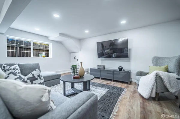 $1,299,000 | 935 Regina Way, Pacifica, CA 94044