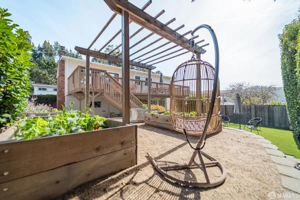 $1,299,000 | 935 Regina Way, Pacifica, CA 94044