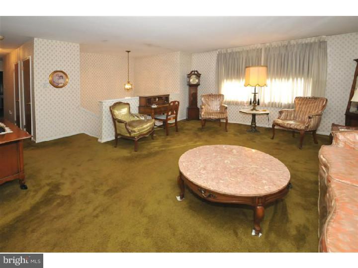 410 Johnson Road Horsham, PA 19044 - Photo 4 of 24 Living Room