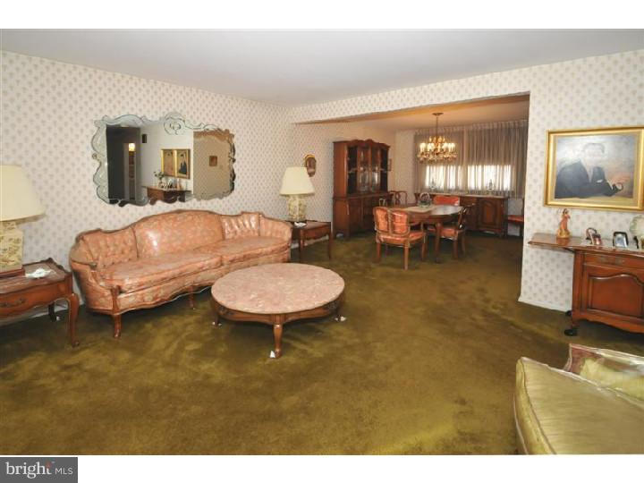 410 Johnson Road Horsham, PA 19044 - Photo 5 of 24 Living Room
